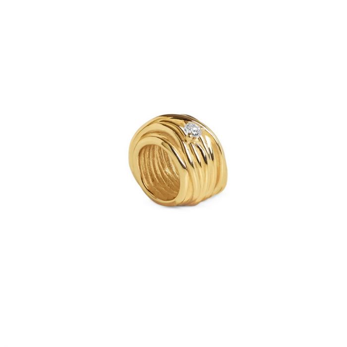 Gold and diamond pendant