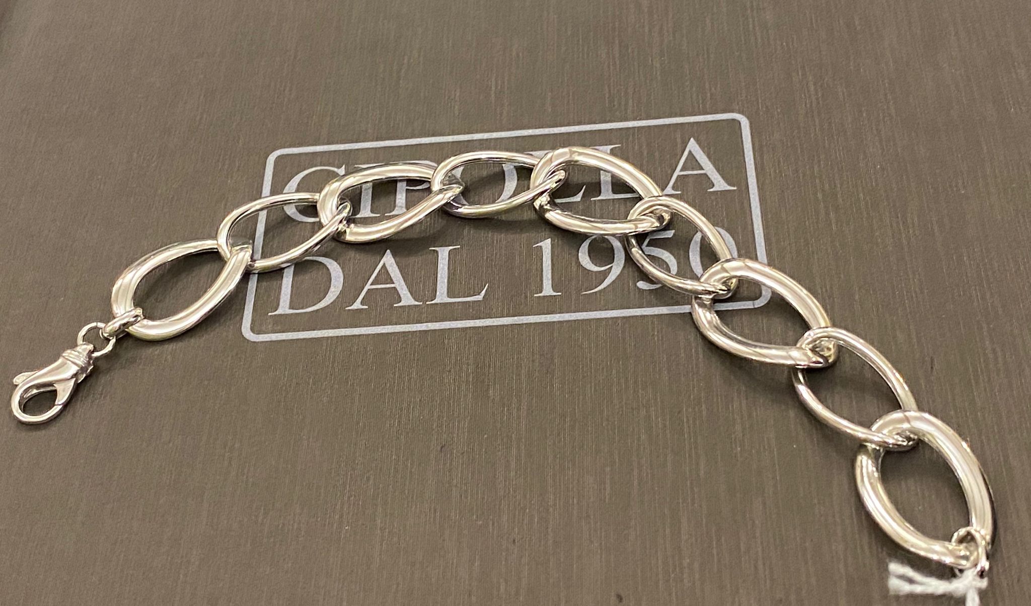 0dfcd37a 1de9 493d b071 0edee38206a1 gioielleria palermo 0dfcd37a-1de9-493d-b071-0edee38206a1