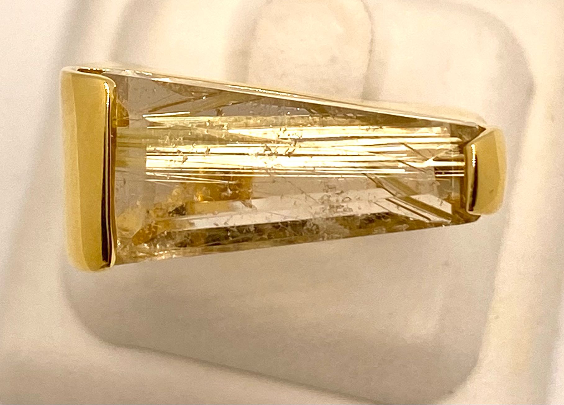 Anello in bronzo e quarzo Anello in bronzo e quarzo