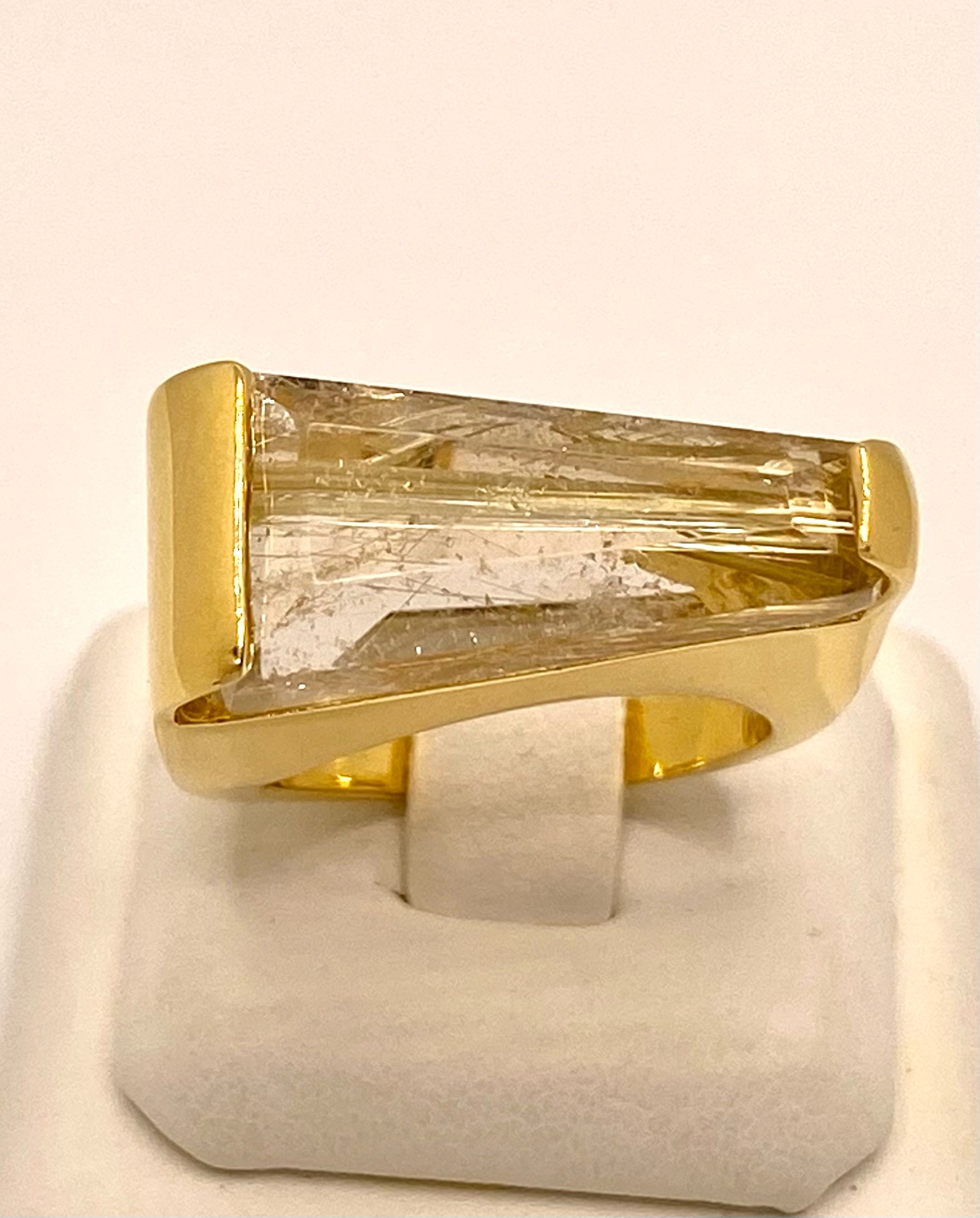 Anello in bronzo e quarzo Anello in bronzo e quarzo