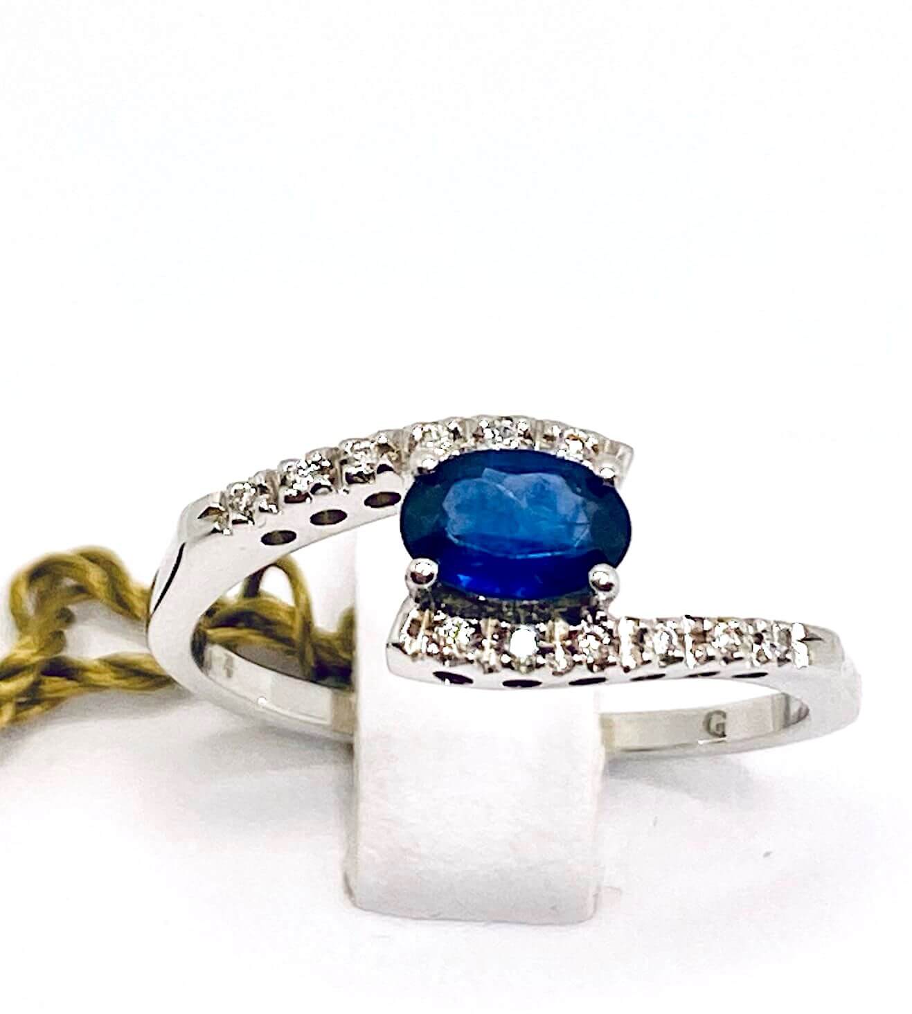 ANELLO IN ORO ZAFFIRO E DIAMANTI GEMME ART.  AN941