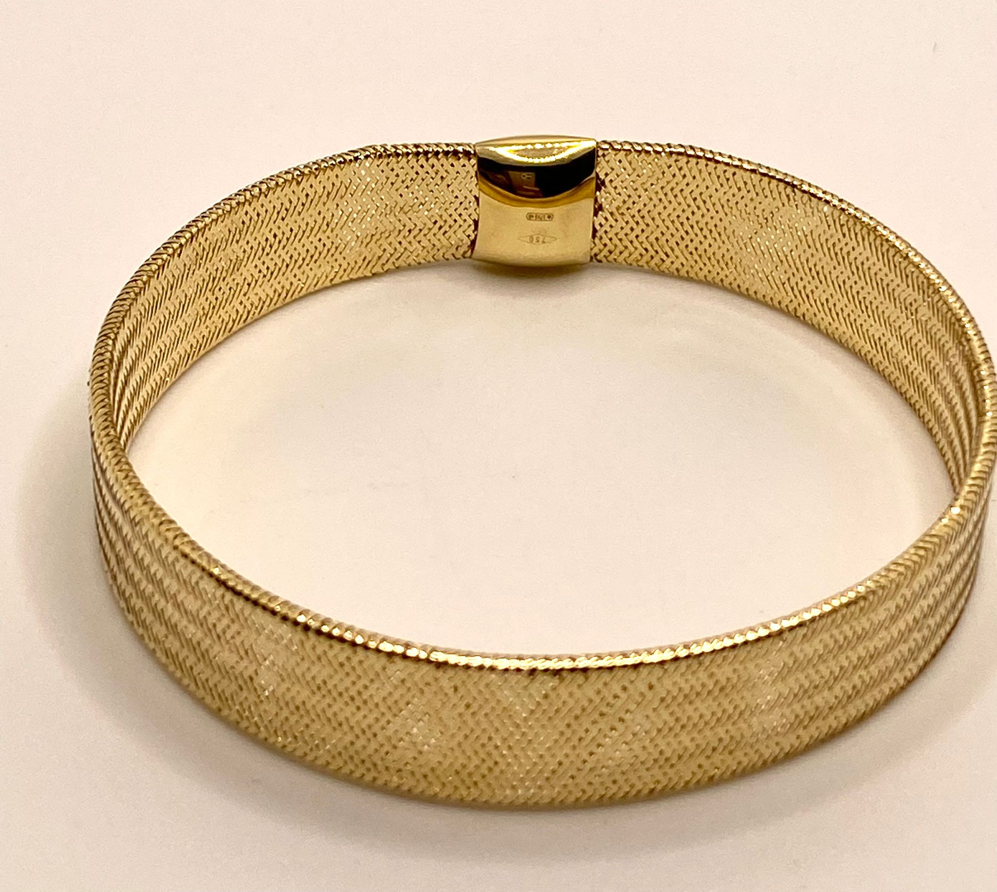 750% yellow gold thread soft bracelet item code BF01 750% yellow gold thread soft bracelet item code BF01