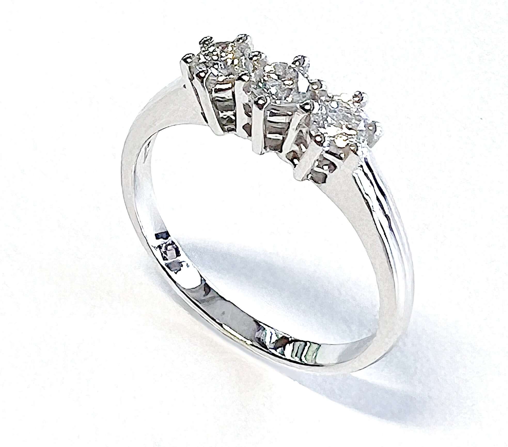 Anello trilogy di diamanti e oro ARMONIE certificato gia america   art. ANTRILOGY1