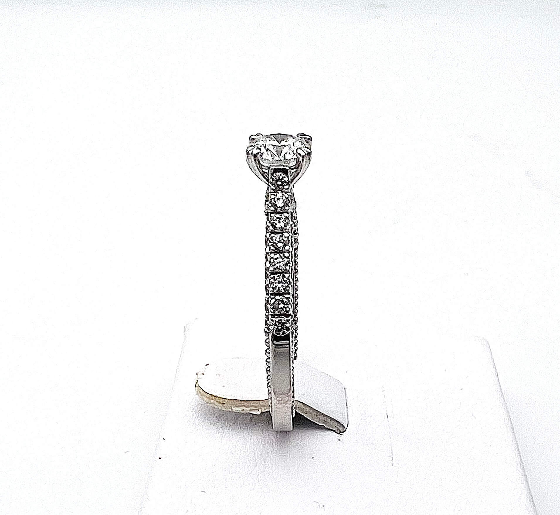 Gold and diamond BAROQUE solitaire ring art.589A Gold and diamond BAROQUE solitaire ring art.589A