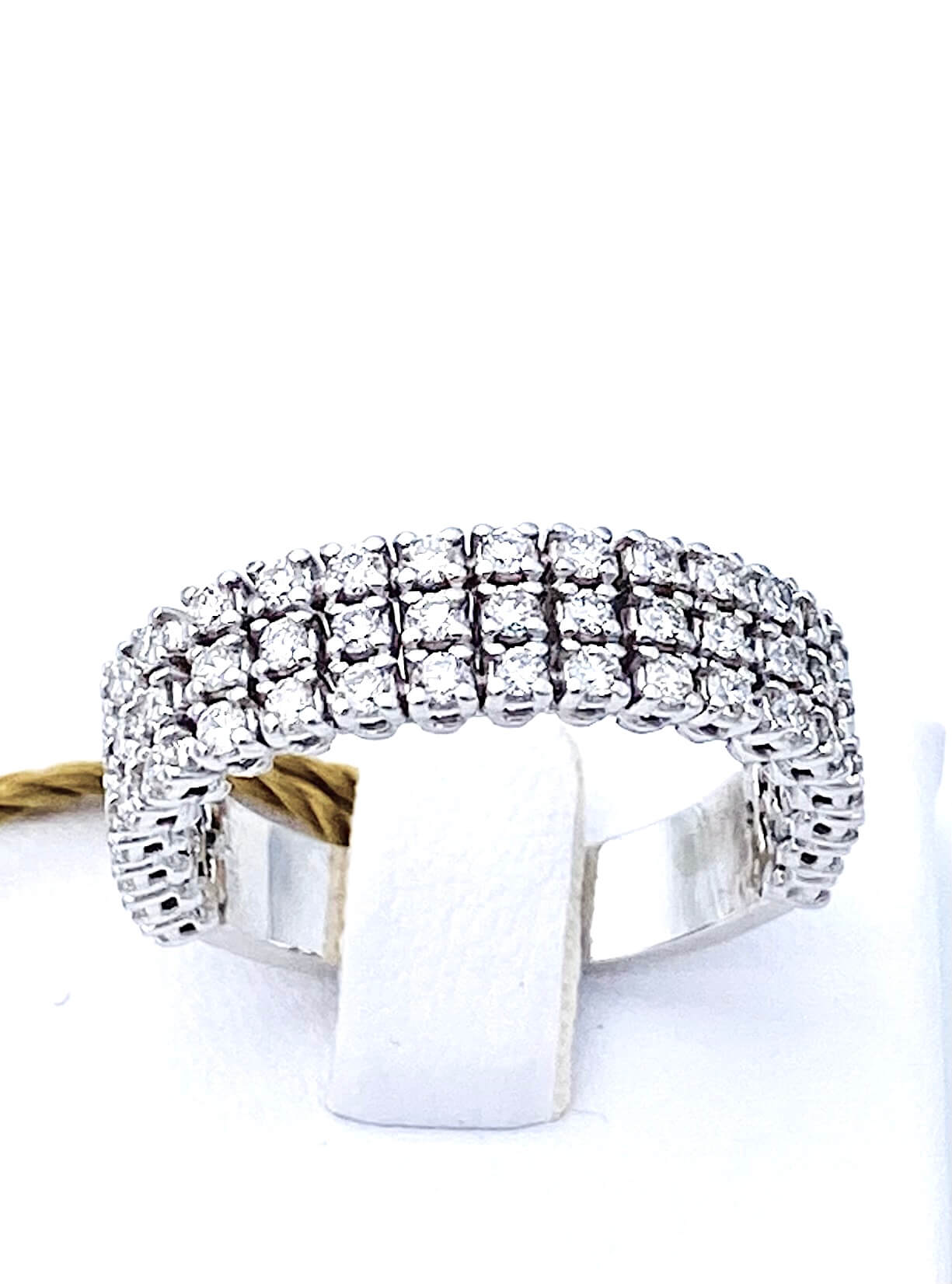 Anello fascia morbida in oro bianco e diamanti Art. AN1747