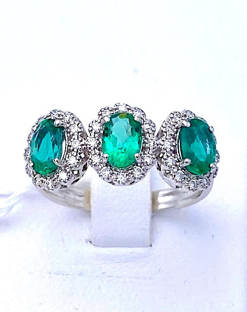 Anello trilogy smeraldi diamanti oro bianco BELLE EPOQUE ART.AN2577
